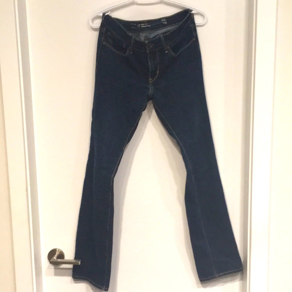 NWT women’s Levi jeans size 27